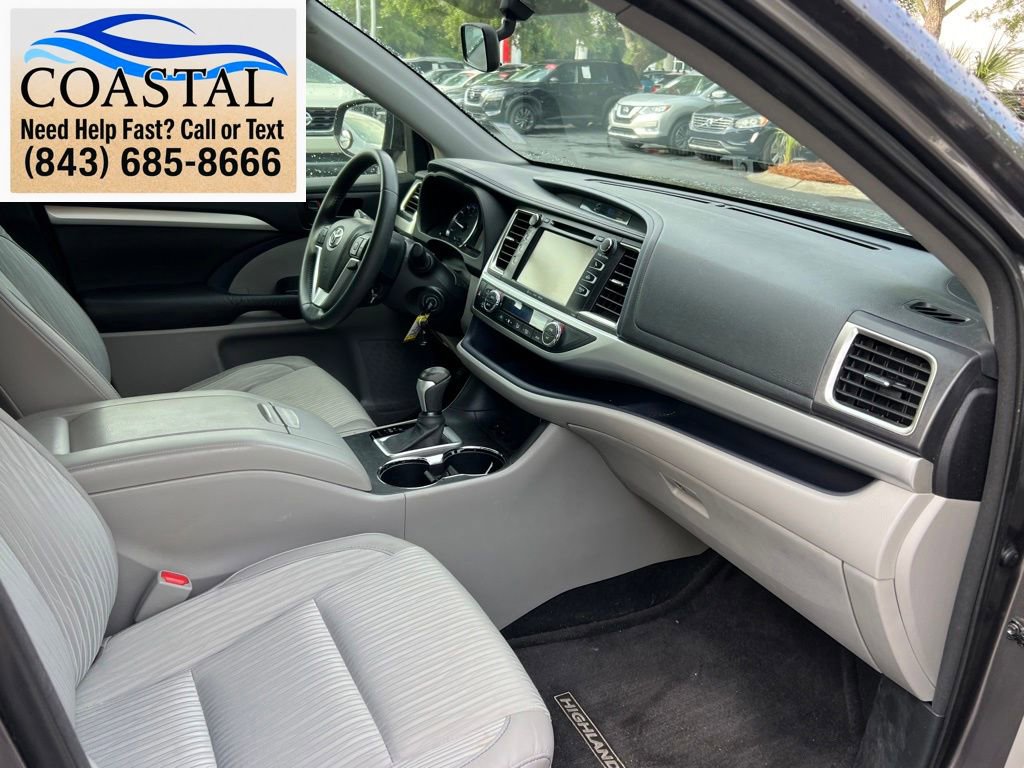 Used 2016 Toyota Highlander Plus FWD image 13