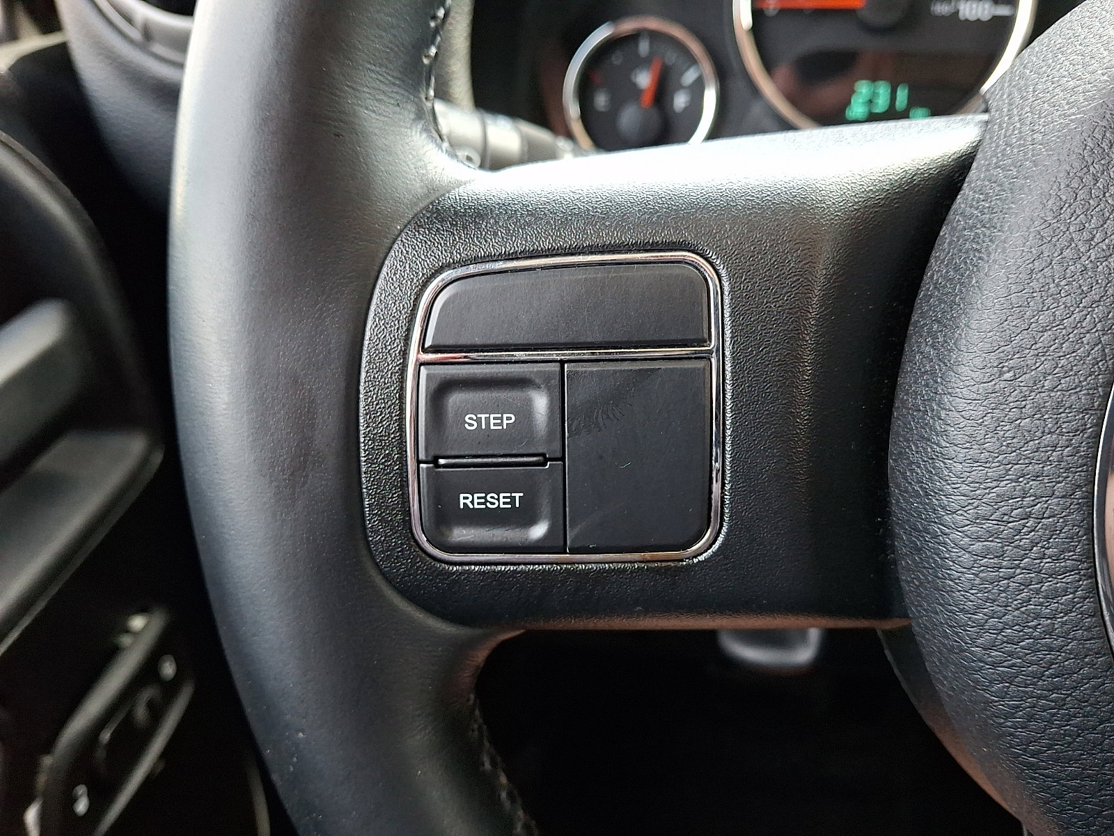 Used 2015 Jeep Wrangler Sport w/ Quick Order Package 24S AWD/4WD image 23