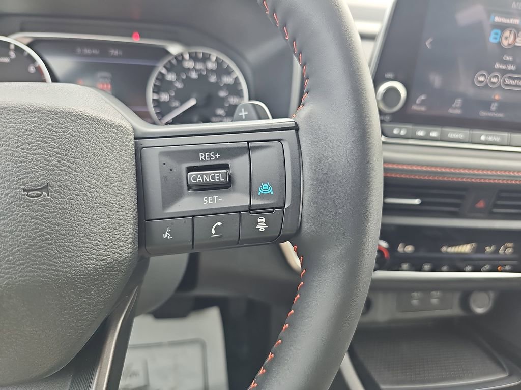 Used 2025 Nissan Rogue SV image 22