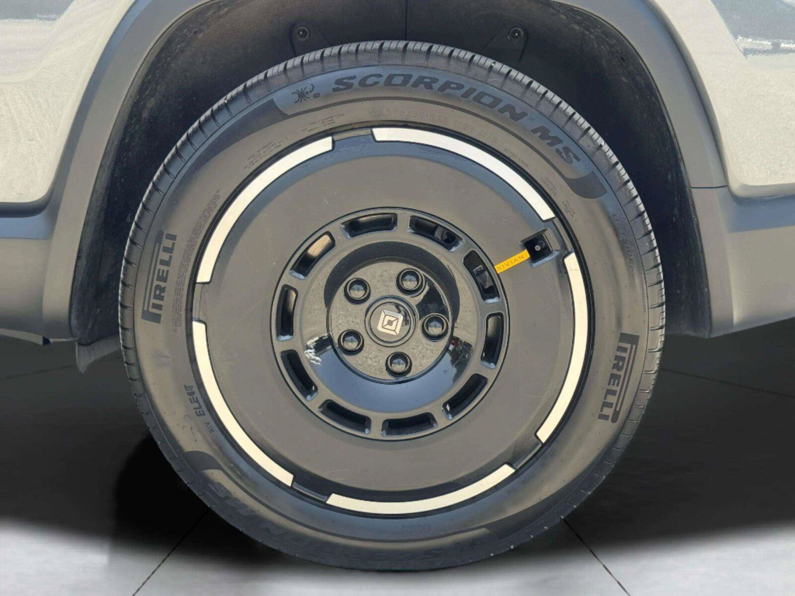 Used 2025 Rivian R1S Adventure AWD/4WD image 67