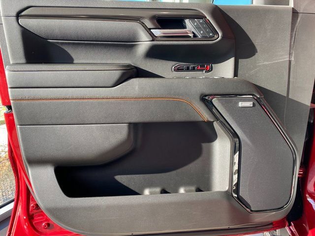 Certified 2025 GMC Sierra 1500 AT4 w/ AT4 Premium Package image 8