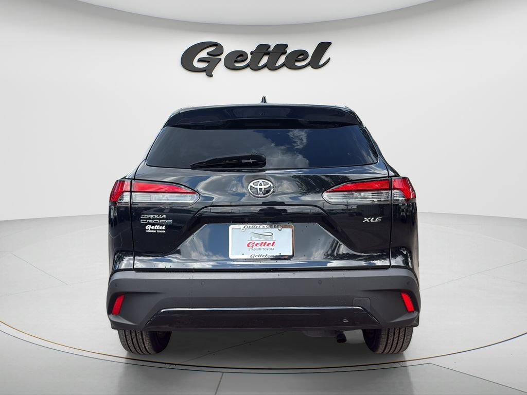 Used 2023 Toyota Corolla Cross XLE FWD image 6