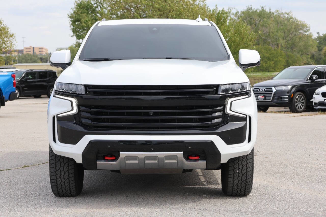 Used 2022 Chevrolet Tahoe Z71 w/ Luxury Package image 2