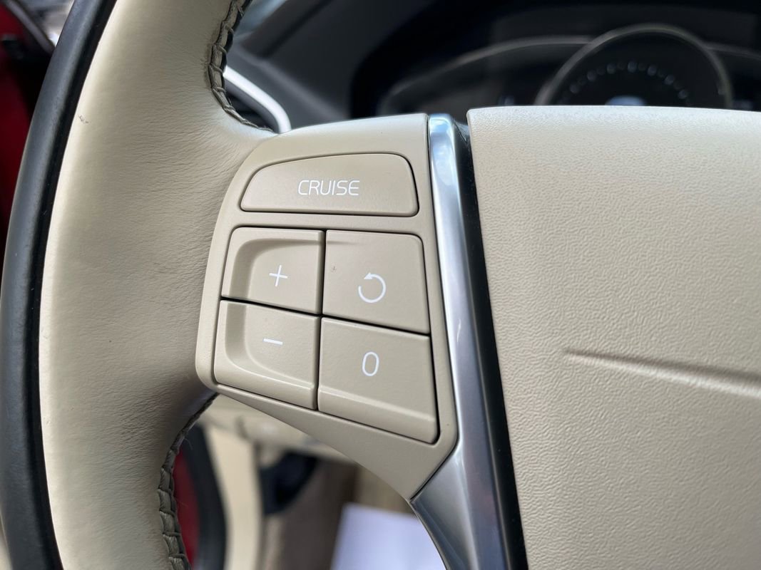 Used 2016 Volvo XC60 T6 w/ Proximity Package image 16