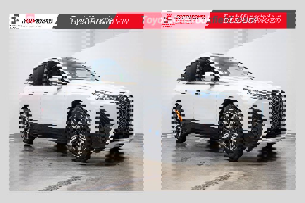 Used 2023 BMW iX xDrive50 w/ Ultimate Package 2