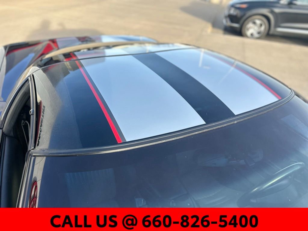 Used 2000 Chevrolet Corvette Coupe w/ Memory Pkg image 11