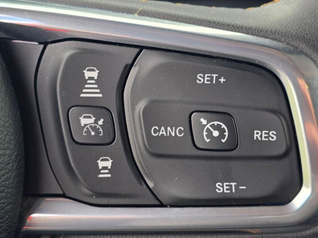 Used 2024 Jeep Wrangler Unlimited Sahara image 32