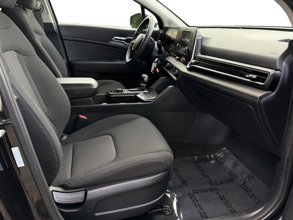 Certified 2025 Kia Sportage LX AWD/4WD image 8