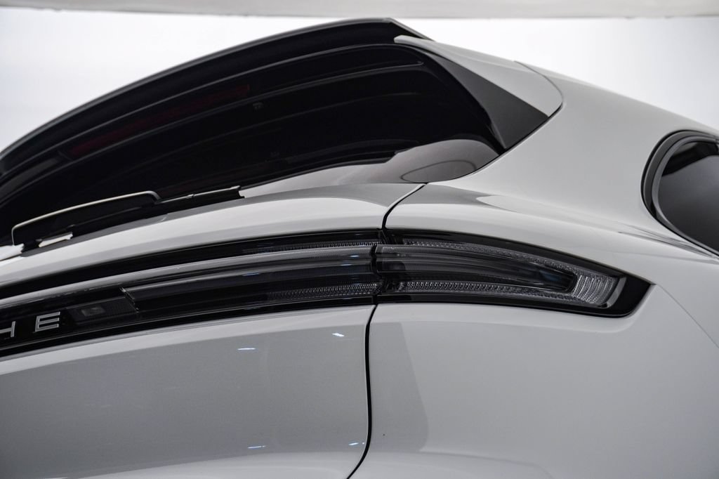 New 2026 Porsche Cayenne Turbo AWD/4WD image 12