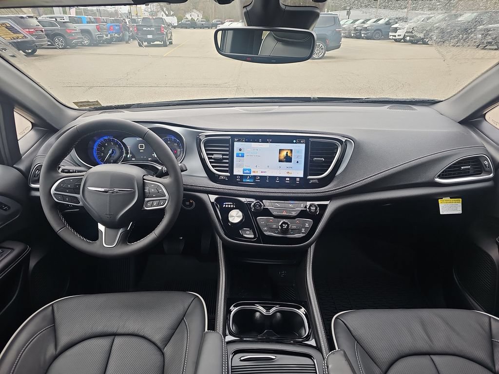 New 2026 Chrysler Pacifica Limited AWD/4WD image 14