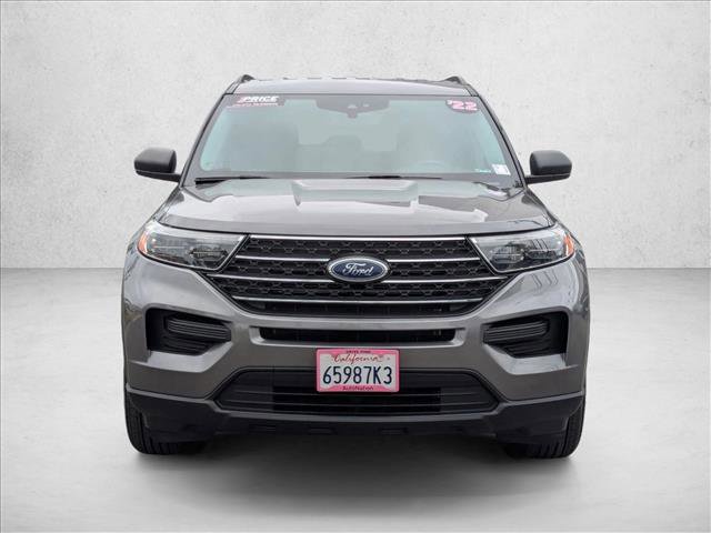 Used 2022 Ford Explorer XLT image 2