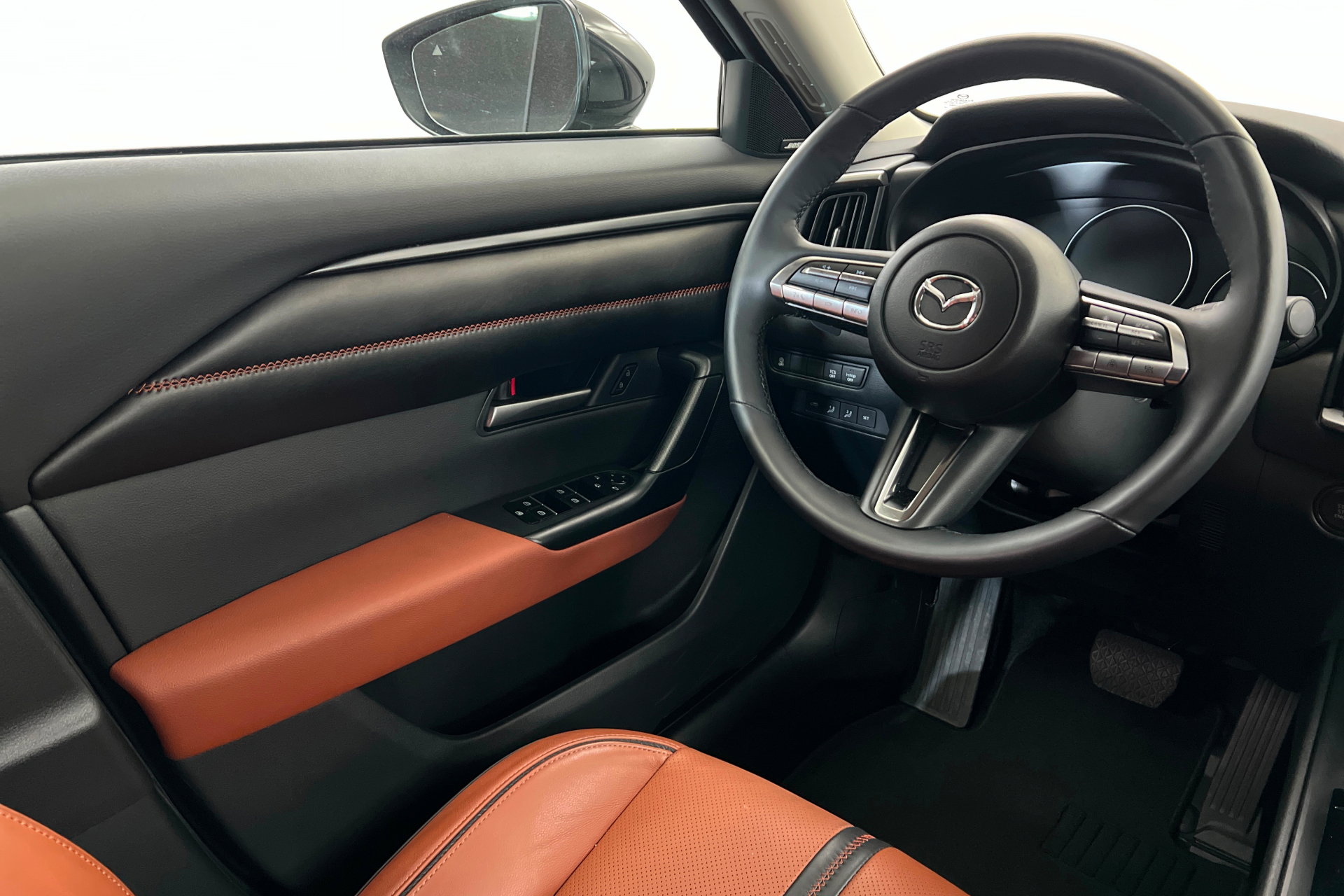 Used 2025 MAZDA CX-50 AWD 2.5 Turbo w/ Premium Pkg image 11