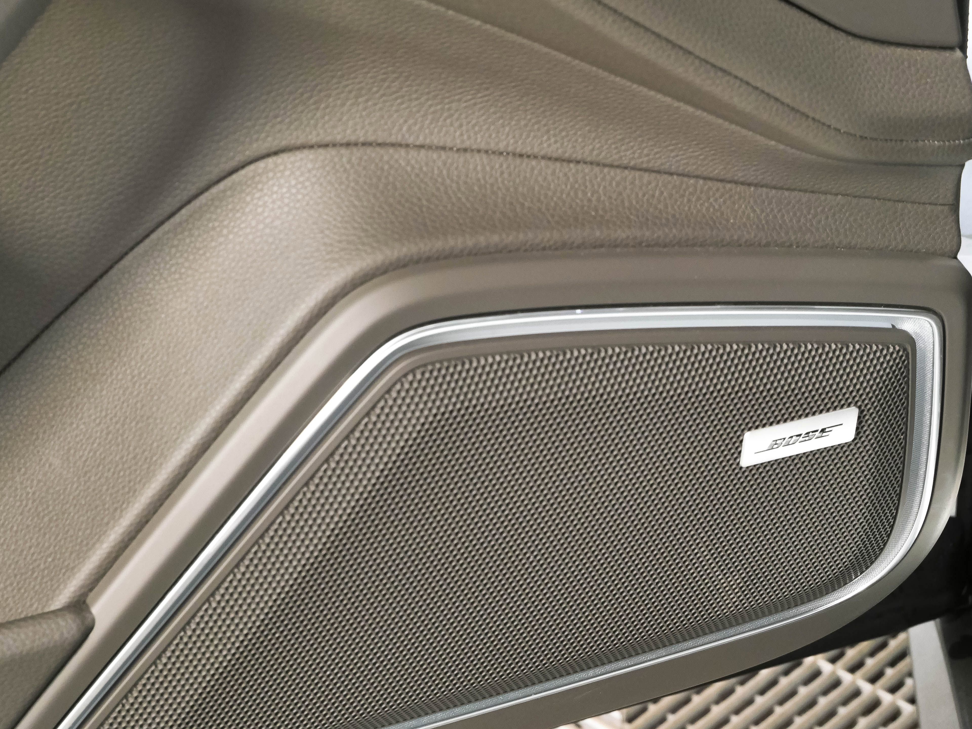 Certified 2023 Porsche Panamera AWD/4WD image 7