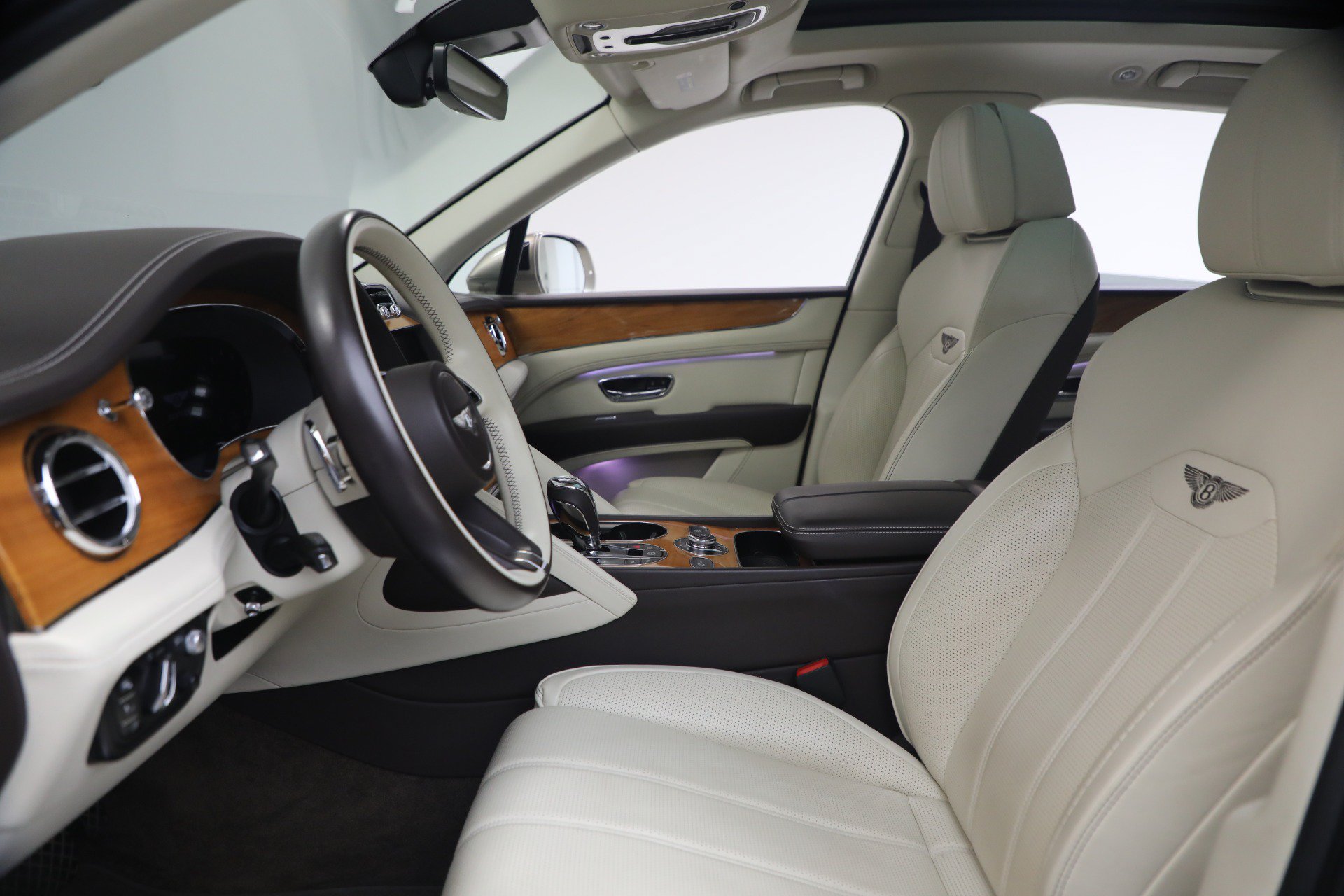 Certified 2021 Bentley Bentayga AWD/4WD image 19