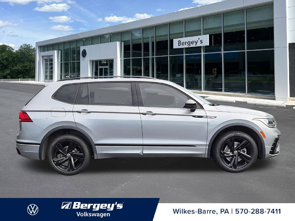 Certified 2024 Volkswagen Tiguan SE R-Line AWD/4WD image 15