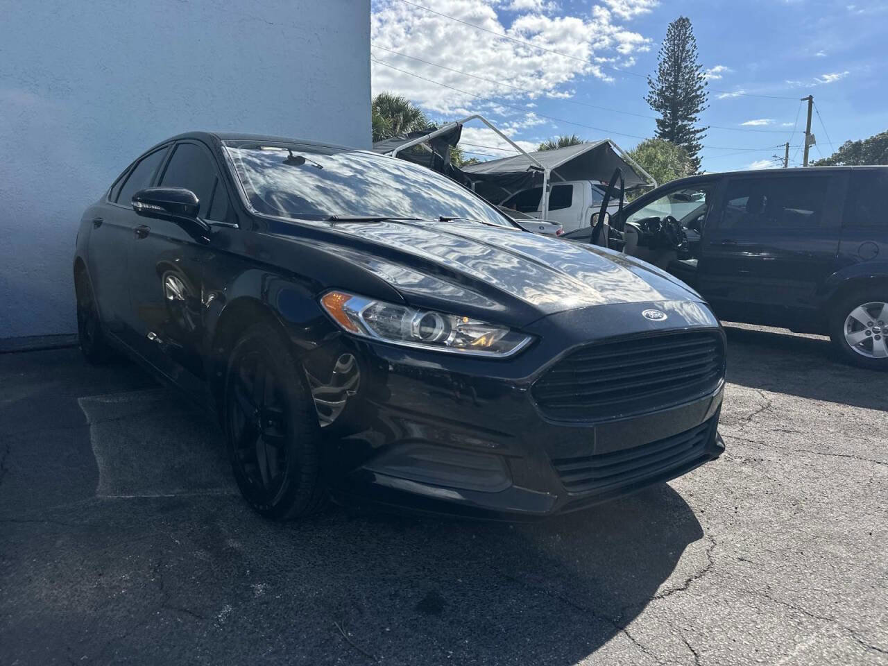 Used 2014 Ford Fusion SE image 1