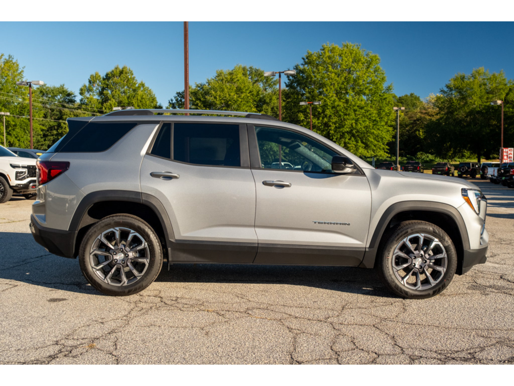 New 2027 GMC Terrain Elevation w/ Elevation Premium Package FWD image 9