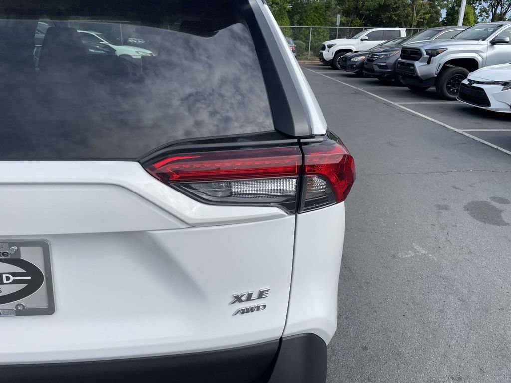 Used 2024 Toyota RAV4 XLE AWD/4WD image 17