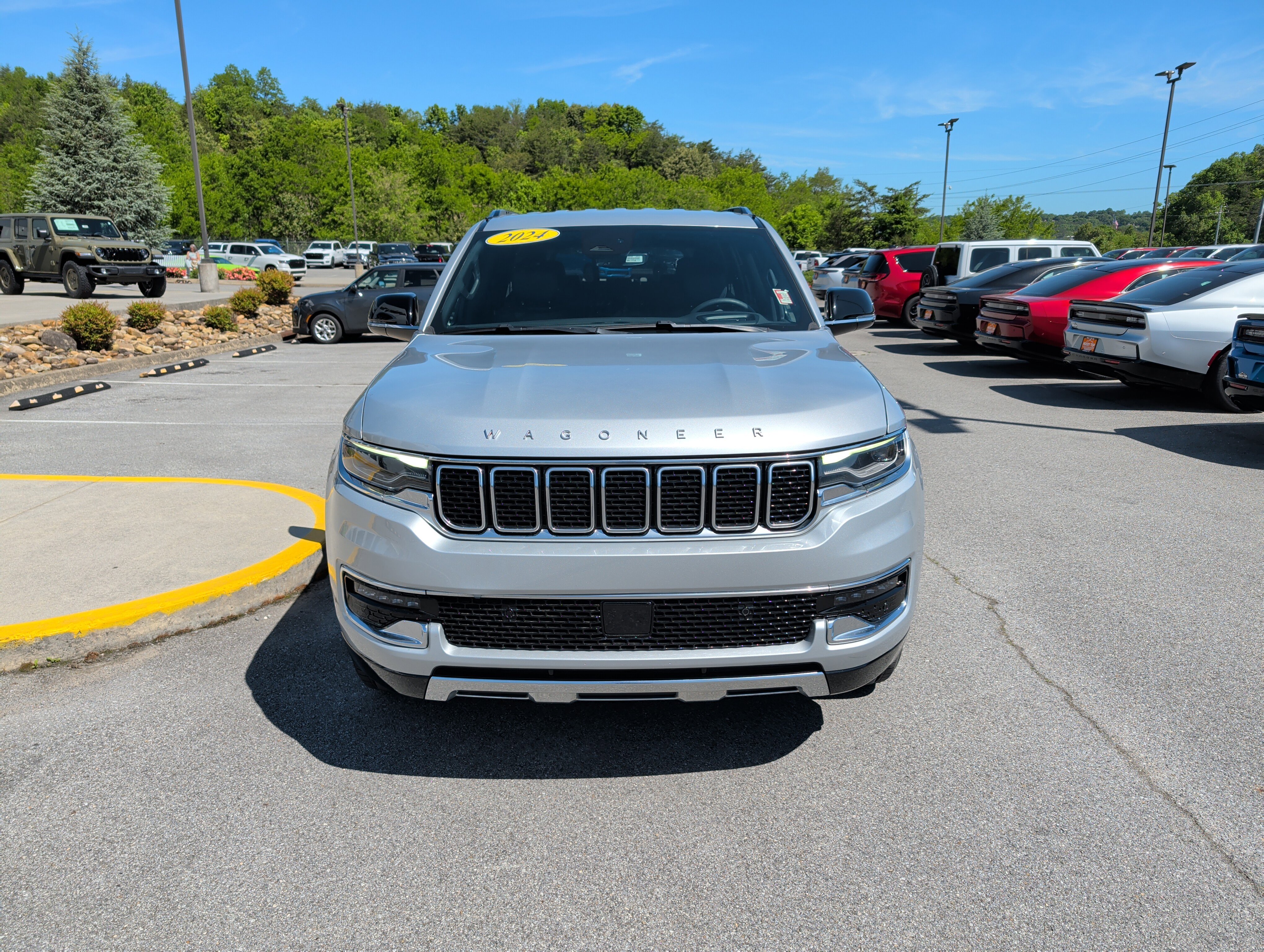 Used 2024 Jeep Wagoneer Series III AWD/4WD image 3