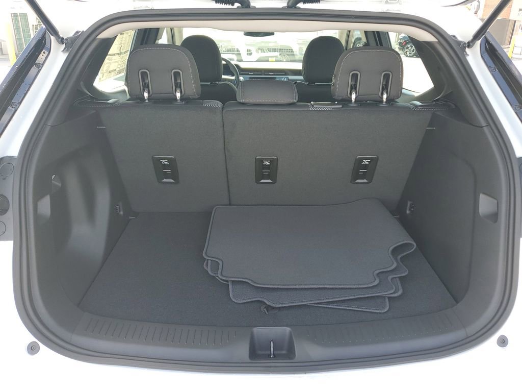 New 2027 Chevrolet Bolt LT image 9