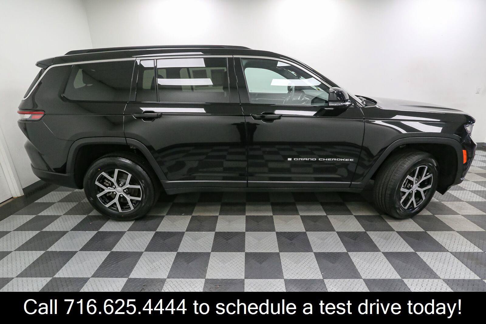 Used 2024 Jeep Grand Cherokee L Limited AWD/4WD image 8