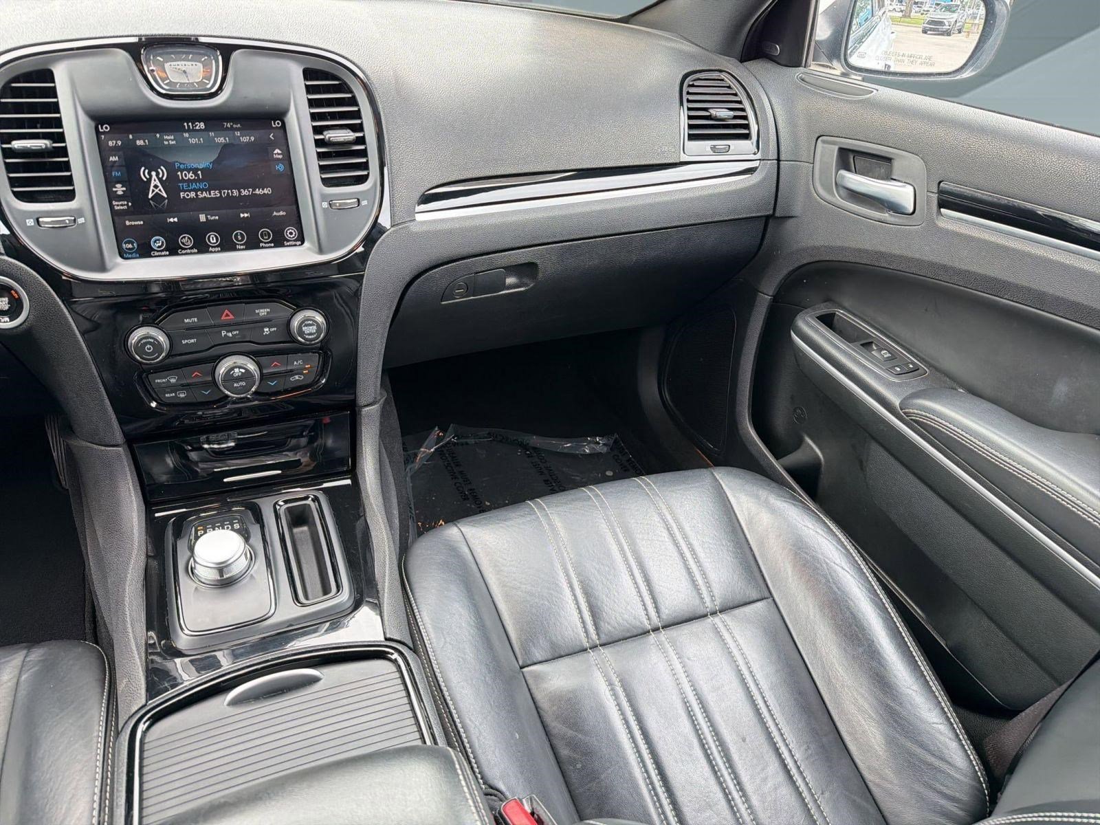 Used 2023 Chrysler 300 S RWD image 28