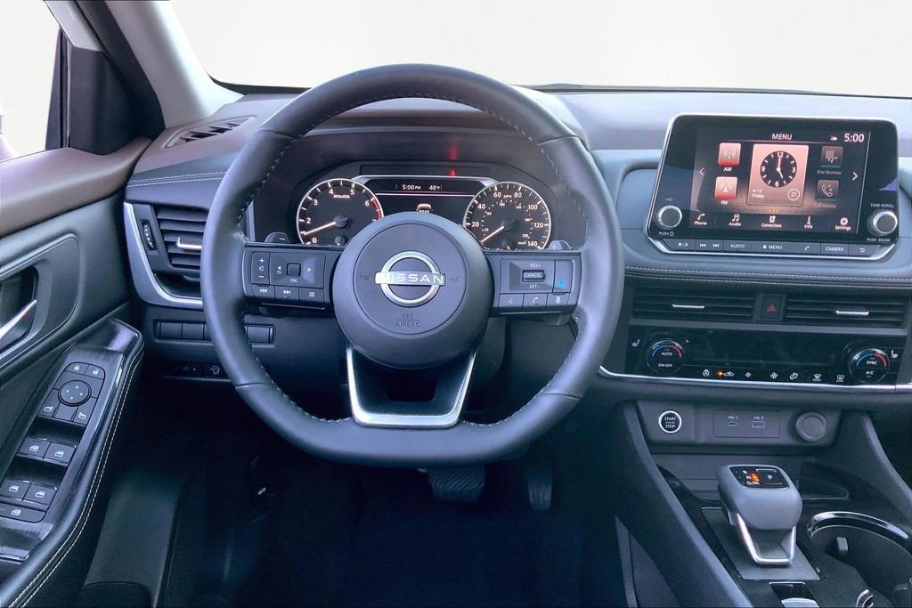 Used 2023 Nissan Rogue SV w/ SV Premium B Package image 8