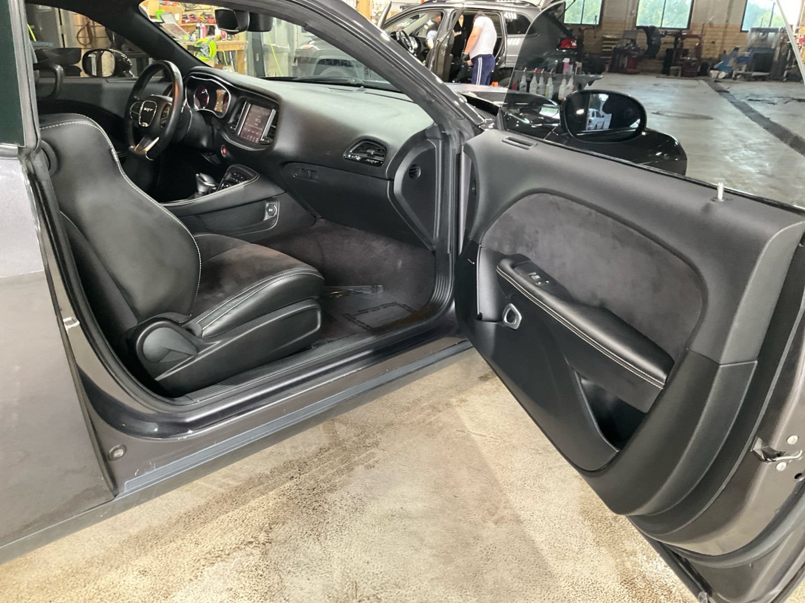 Used 2016 Dodge Challenger SRT w/ Technology Group RWD image 22