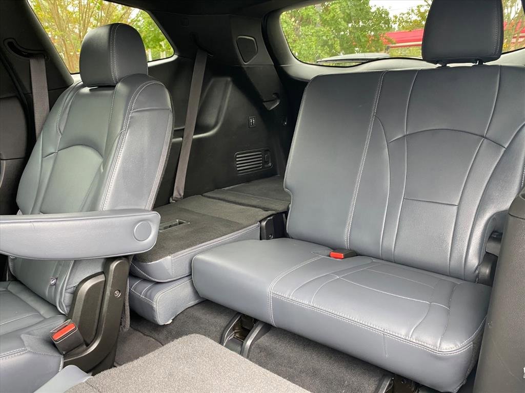 Used 2024 Buick Enclave Premium image 25