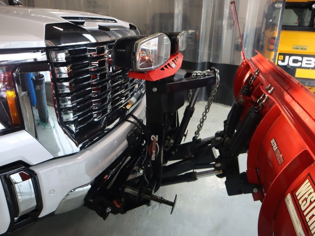 Used 2025 GMC Sierra 3500 Denali image 48