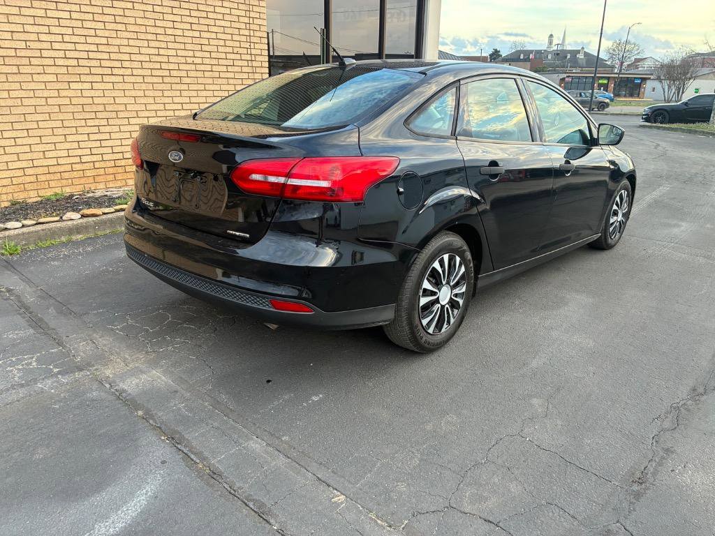 Used 2017 Ford Focus SE FWD image 7