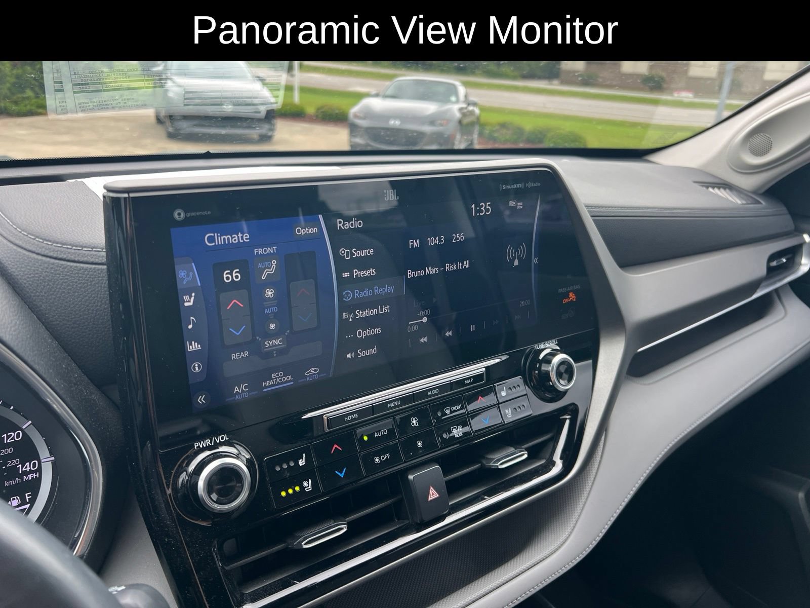 Used 2021 Toyota Highlander Limited FWD image 15