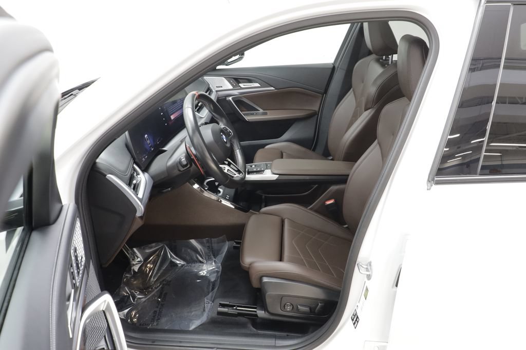 Used 2025 BMW X1 M35i AWD/4WD image 6