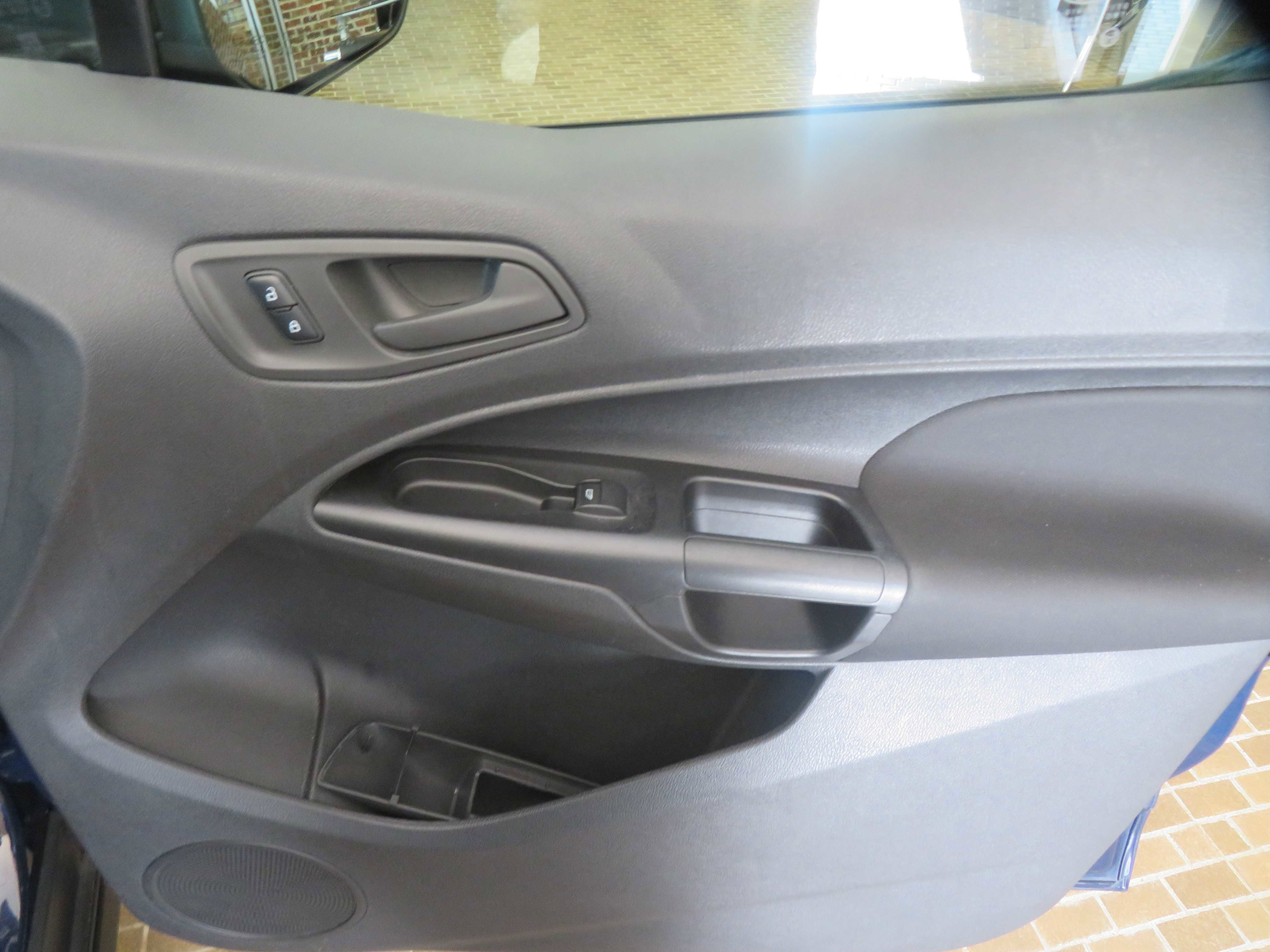 Used 2016 Ford Transit Connect XL image 21