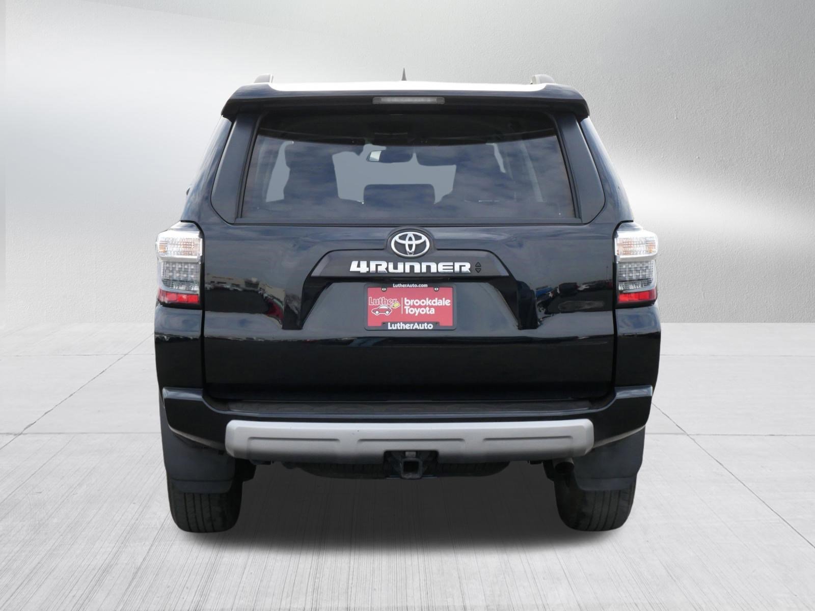 Certified 2024 Toyota 4Runner TRD Off-Road image 6