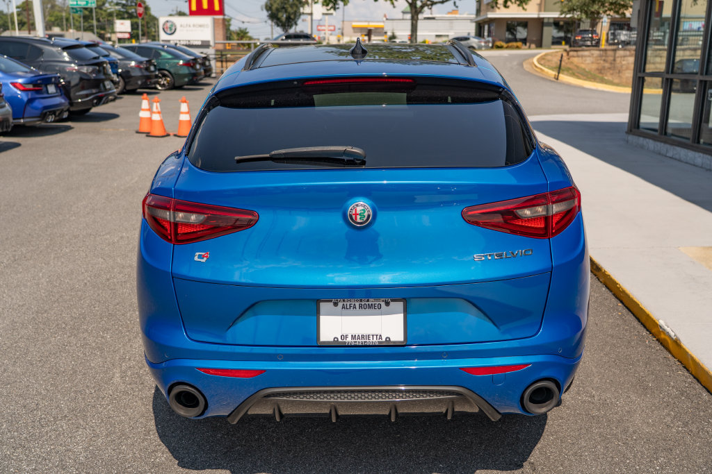 Used 2022 Alfa Romeo Stelvio Veloce AWD/4WD image 6