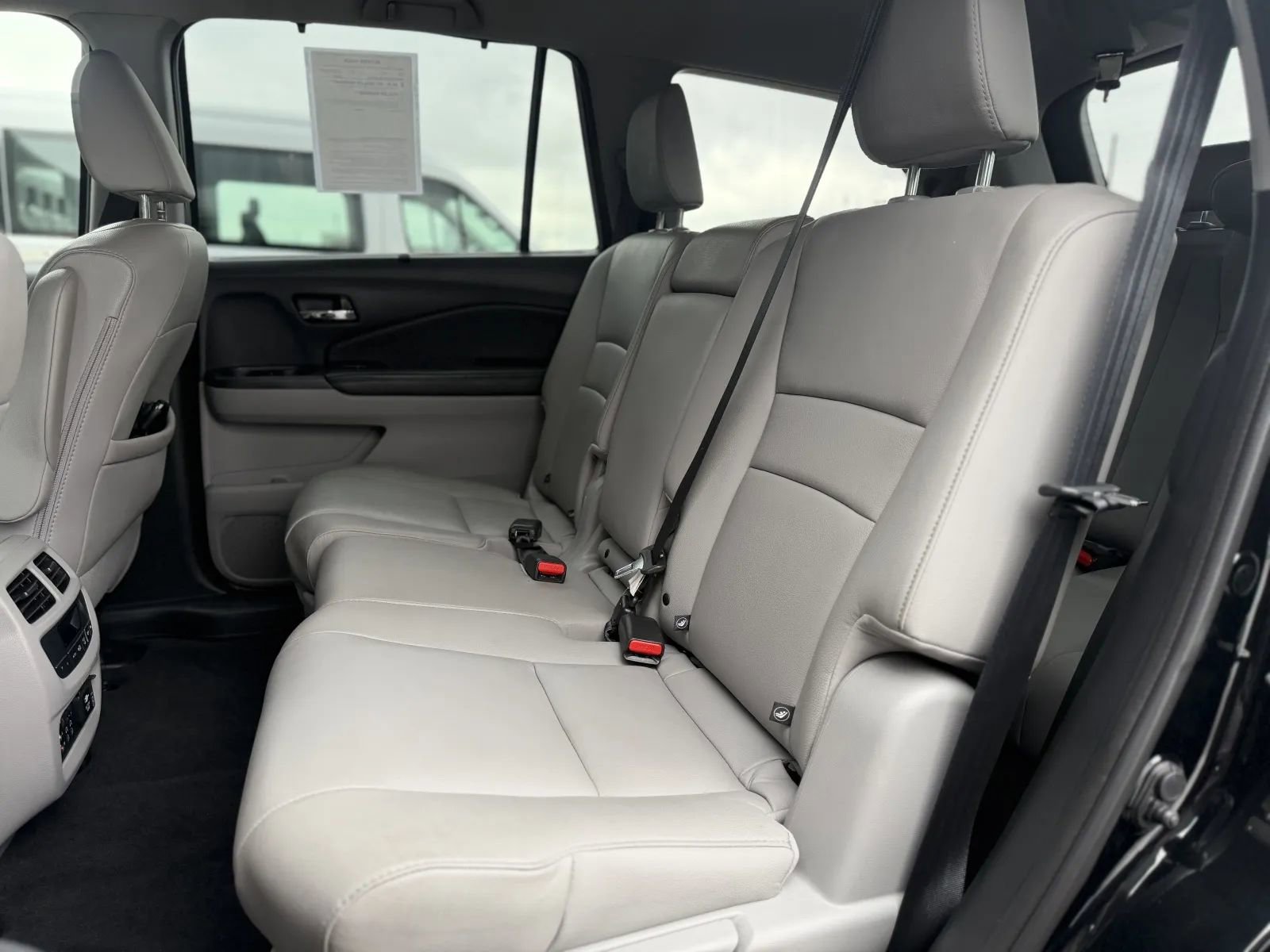Used 2018 Honda Pilot Touring image 15