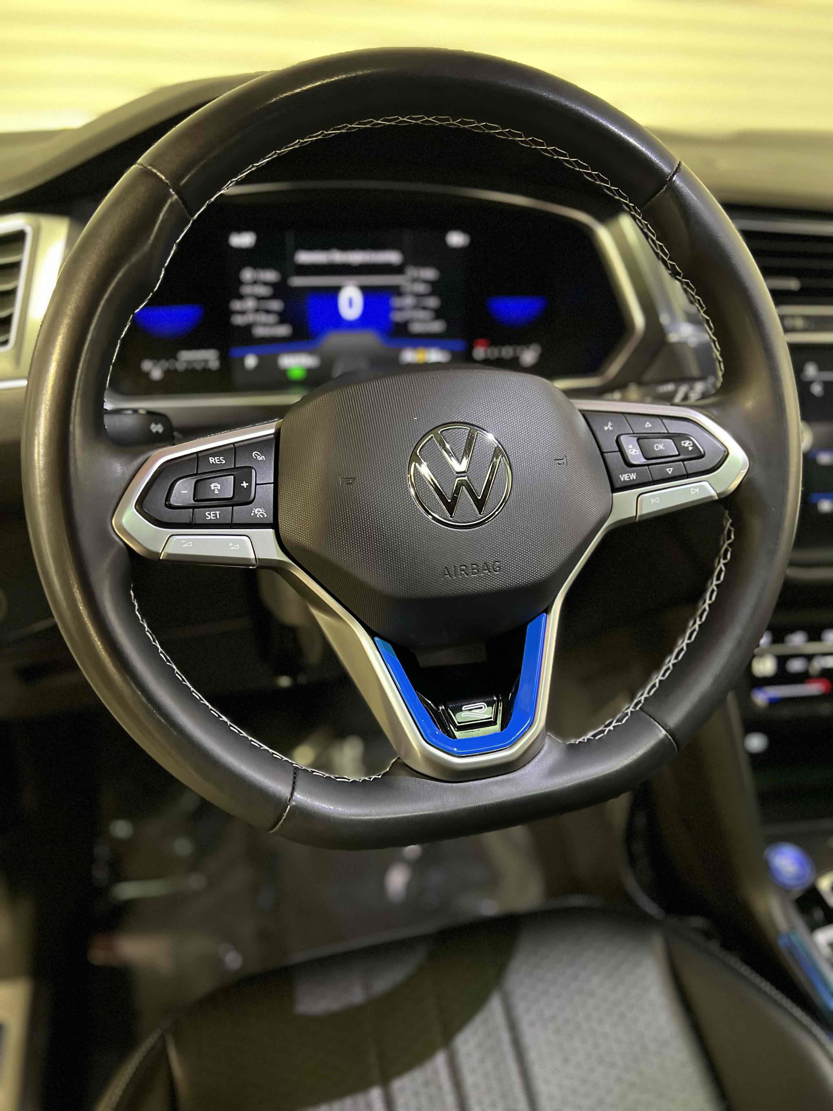 Used 2023 Volkswagen Tiguan SE w/ Panoramic Sunroof Package image 33