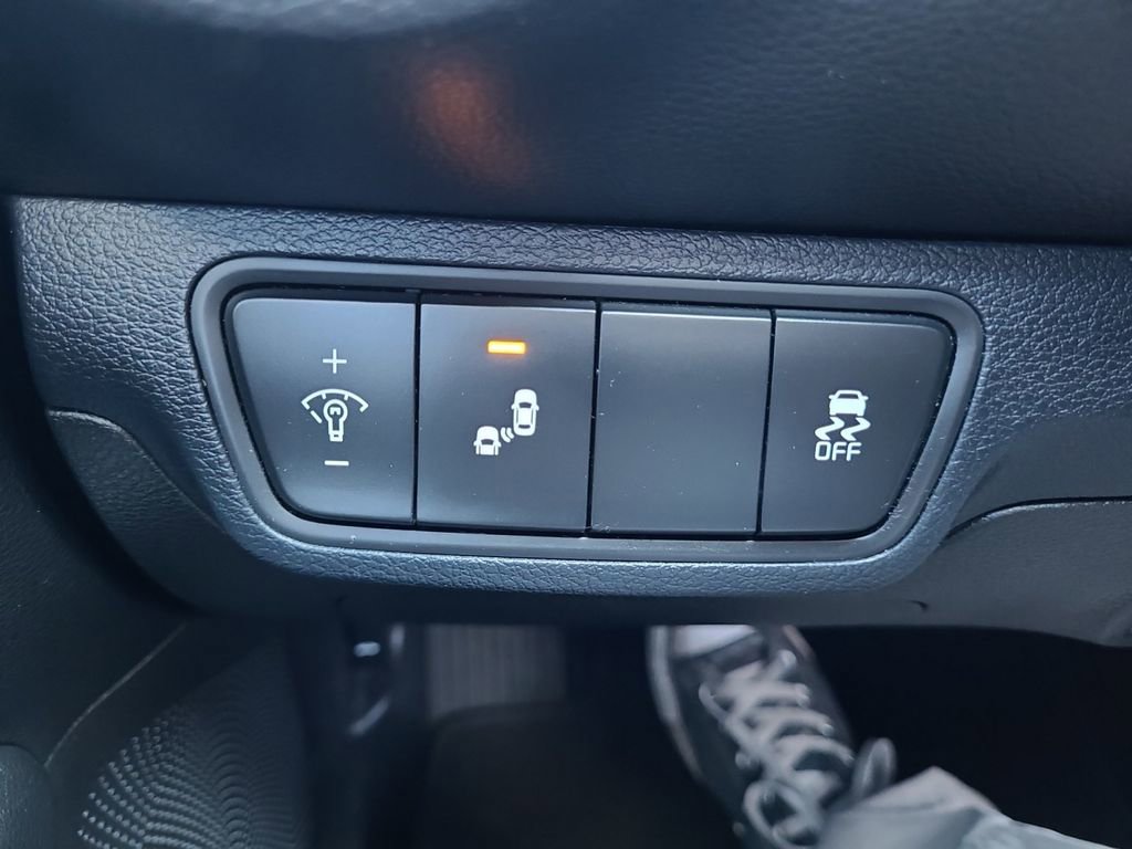 Used 2022 Kia Forte LXS w/ LXS Technology Package FWD image 30