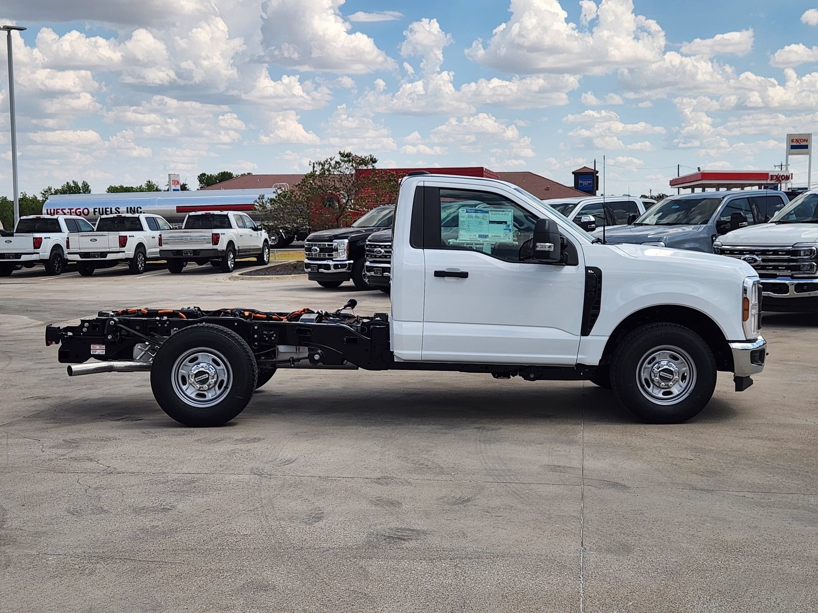New 2027 Ford F250 XL w/ XL Chrome Package RWD image 7