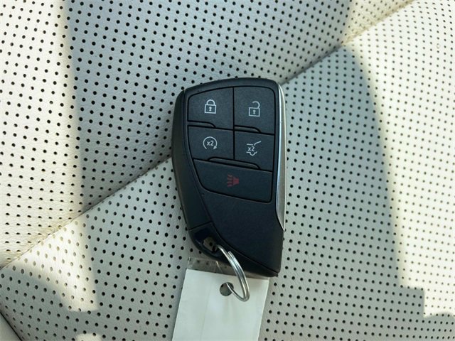 Used 2023 Buick Envision Essence image 35