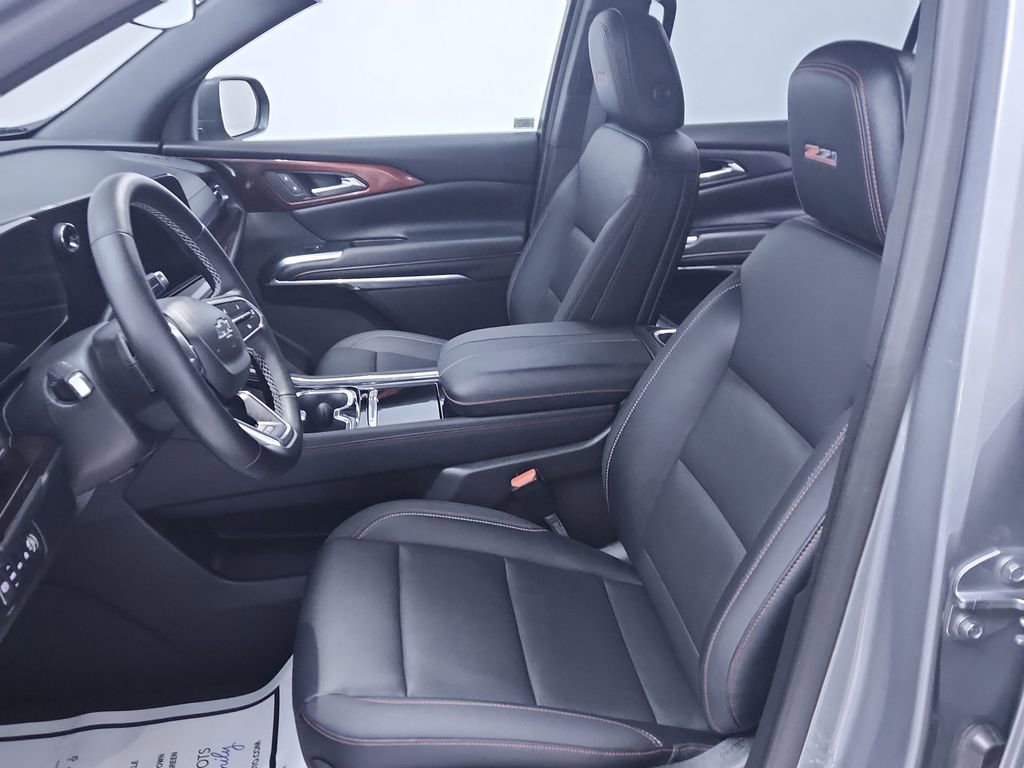 Used 2025 Chevrolet Traverse Z71 AWD/4WD image 11