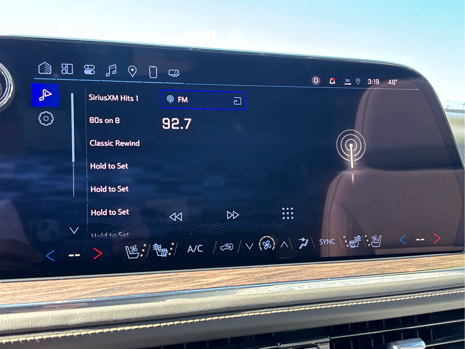 Certified 2025 Chevrolet Suburban Premier image 18