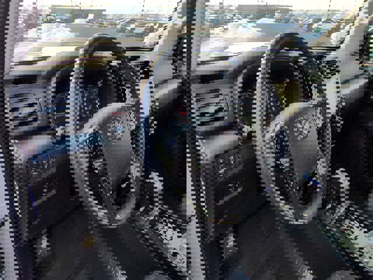 Used 2024 Toyota 4Runner TRD Off-Road image 2