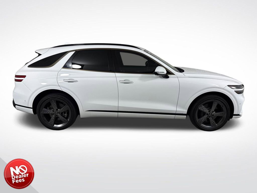 Used 2022 Genesis GV70 3.5T Sport w/ Sport Prestige Package image 2