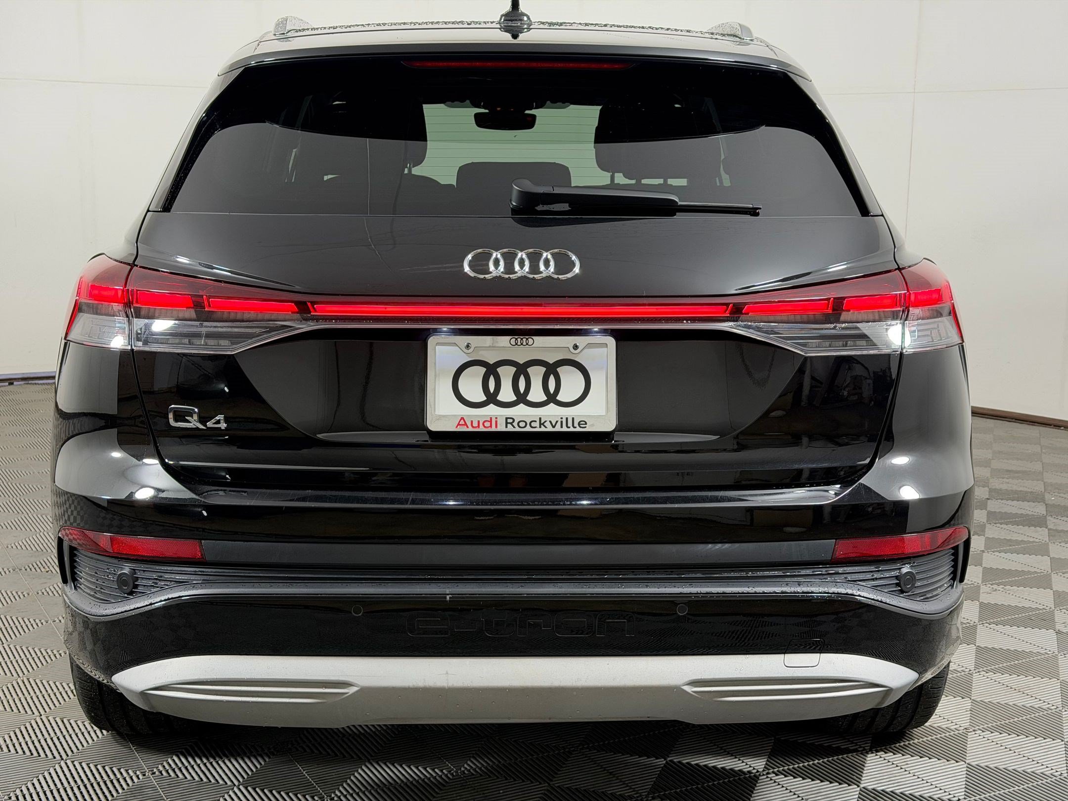 Used 2023 Audi Q4 e-tron Premium Plus w/ Premium Plus RWD image 10