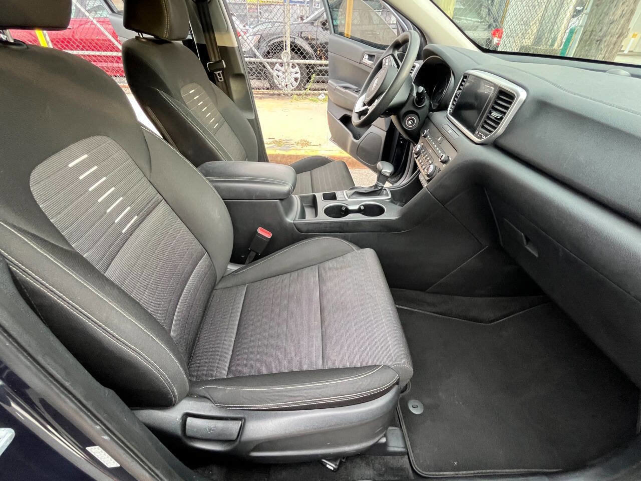 Used 2020 Kia Sportage LX w/ LX Popular Package image 13