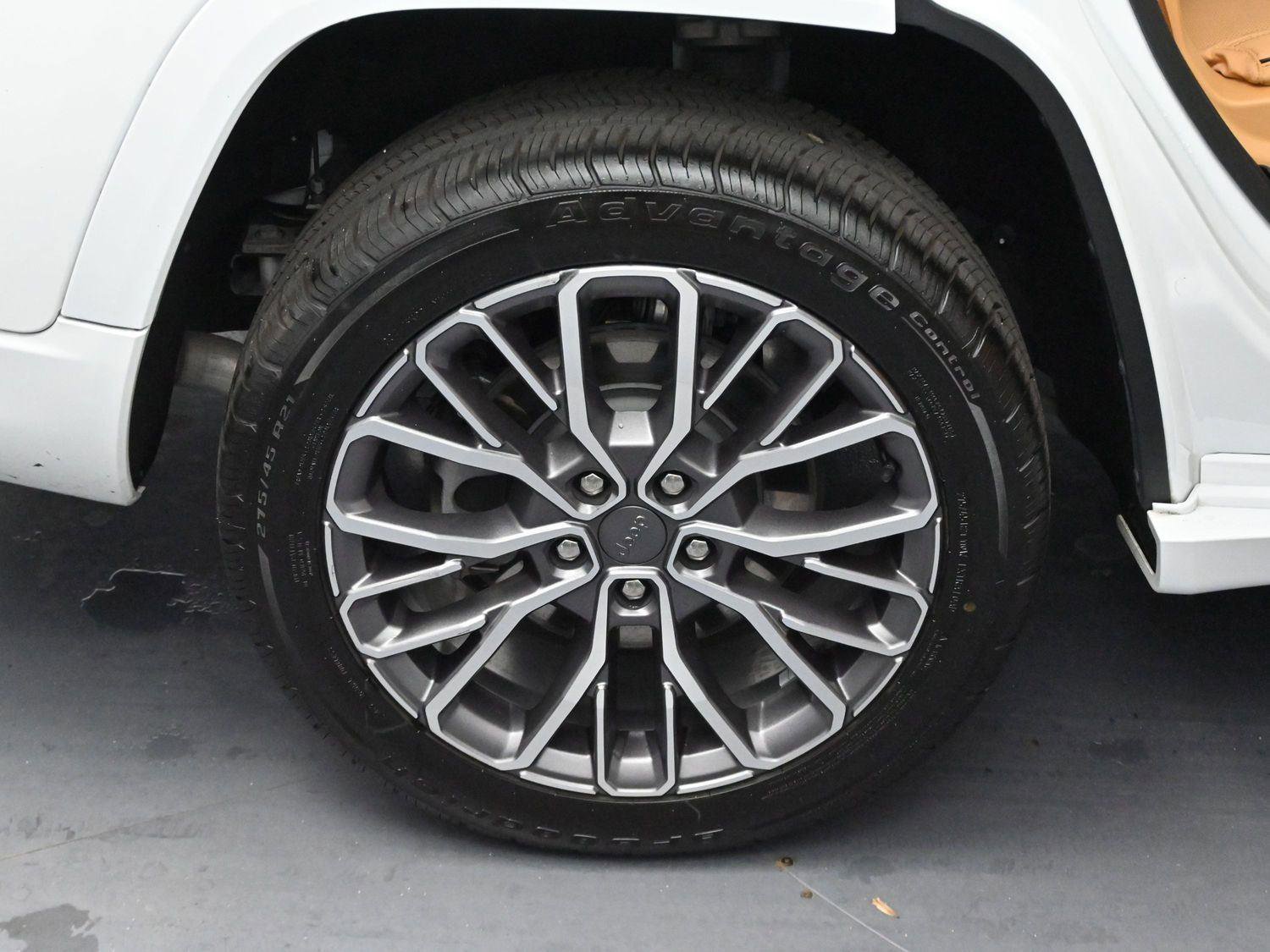 Used 2023 Jeep Grand Cherokee L Summit image 37