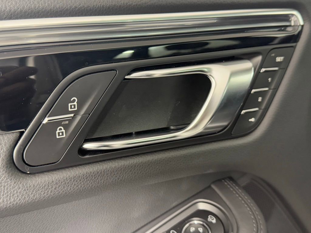 New 2026 Porsche Macan Turbo image 28