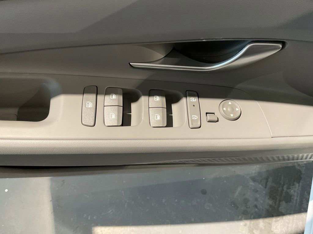 New 2026 Hyundai Elantra Sport image 8